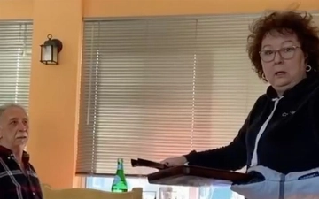 В новом TikTok-тренде пользователи в шутку сообщают родителям о смерти их кумиров – видео