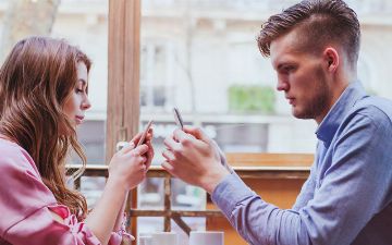 Узбекский психолог рассказала, что такое фаббинг и как от него избавиться