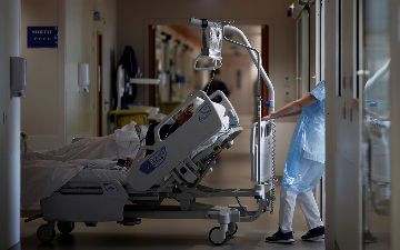 Омикрон может убить даже уже выздоровевшего человека — говорят врачи