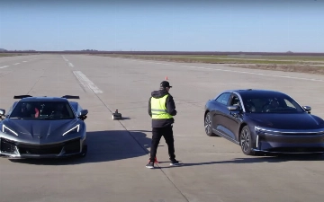 Кто победит в гонке между 819-сильным Lucid Air GT и Chevrolet Corvette Z06 на 670 лошадок