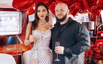 Уставшая семья продержалась меньше месяца без отпуска – Оксана Самойлова жалуется на усталость 