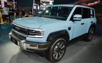 BYD показал салон своего нового Leopard 5