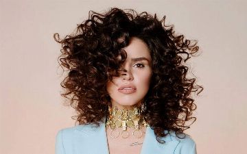 В центре скандала: певица Zivert взяла гонорар за концерт, но отказалась от выступления