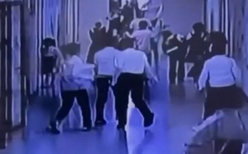 В Ташкенте несколько учеников избили свою одноклассницу