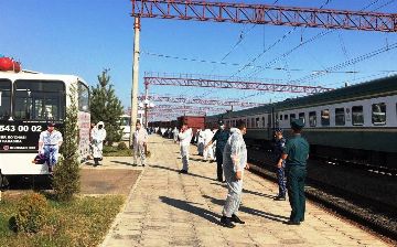 Тысячи ранее застрявших на границе узбекистанцев продолжают возвращаться из России