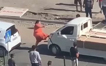 Покушение средь бела дня: в Ташкенте водитель грузовика намеренно сбил женщину – видео