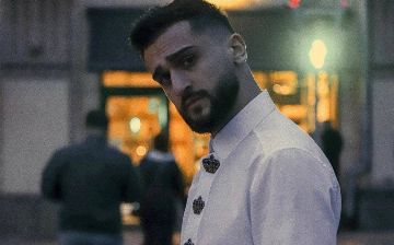 Джони показал фото до того, как стал популярным