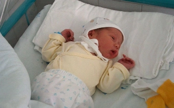 За день в Узбекистане родилось более 2,2 тысячи детей