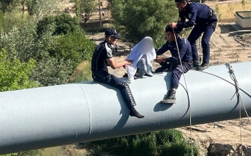 В Самарканде мать четверых детей пыталась сброситься в канал