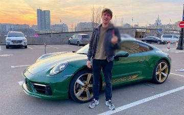 Комик Алексей Щербаков похвастался новеньким автомобилем