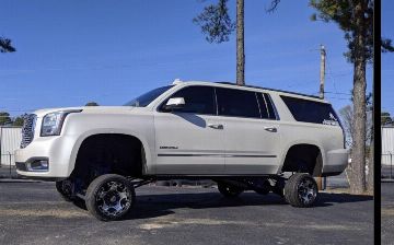 Уродливый тюнинг двух красивых автомобилей