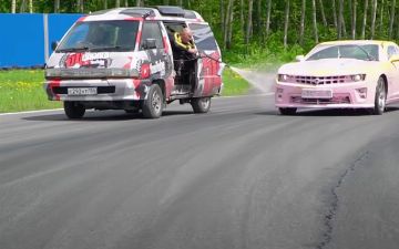 Блогеры помыли Chevrolet Camaro на полном ходу — видео