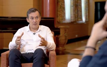 Глава дипмиссии Франции рассказал, что ему очень страшно находиться за рулем в Ташкенте