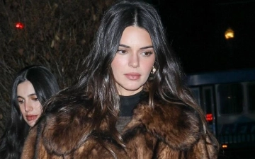 Кендалл Дженнер присоединилась к тренду на объемные шубы
