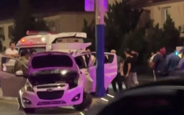 В Ташкенте Spark врезался в столб, есть погибший и пострадавший