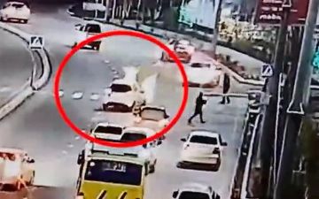 В Навои «Спарк» въехал в зад «Кобальта» и сразу же начал гореть — видео