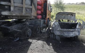 В Сурхандарье Nexia сгорела после столкновения с грузовиком: есть погибшие 