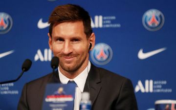 Тренер «ПСЖ» назвал причину отказа Месси пожимать ему руку после замены в матче