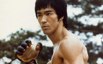 Врачи назвали неожиданную причину смерти Брюса Ли спустя 50 лет
