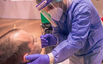 Насколько новые варианты коронавируса опасны?