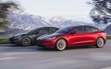 Кнопки переключения передач в обновленной Tesla Model 3 перенесли на потолок