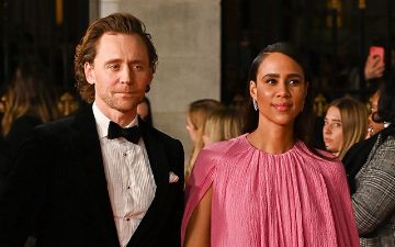 Звезда сериала «Локи» Том Хиддлстон обручился с актрисой Зави Эштон