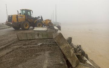 Под Ташкентом дождь разрушил два моста 