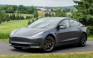 Хакеры научились взламывать Tesla Model 3