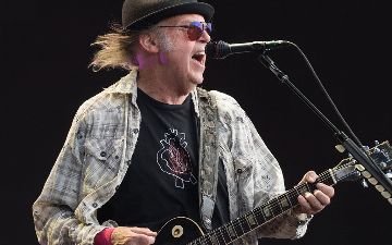 Нил Янг подал в суд на Дональда Трампа из-за использования его песен на митингах