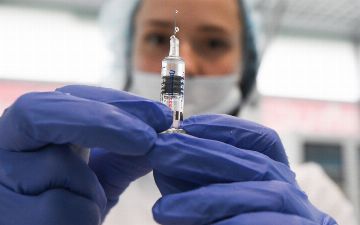 Ученые предупредили о возможной мутации COVID-19 из-за российской вакцины