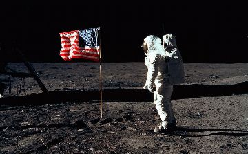 NASA пообещало отправить женщин на Луну в ближайшем будущем