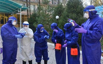 В открывающиеся с сентября школы пойдут работать 10 тысяч медиков 