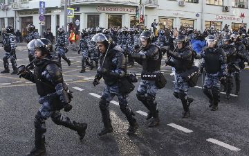 Узбекских мигрантов призвали не принимать участие в акциях протеста в России