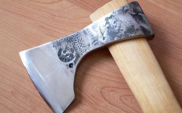 Житель Кашкадарьинской области зарубил топором свою мать