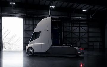 Tesla готова запустить производство электрогрузовиков Semi