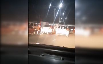 В Узбекистане уснувший на рельсах мужчина пережил наезд поезда и послужил причиной его остановки