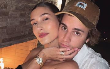 Хейли Бибер опубликовала редкие фото с Джастином Бибером со свадебной церемонии