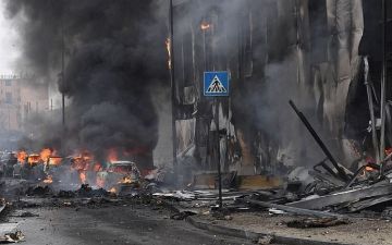 Под Миланом частный самолет врезался в здание: в результате погибли 8 человек - видео