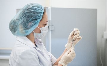 От чего зависит возможность повторной вакцинации от коронавируса?