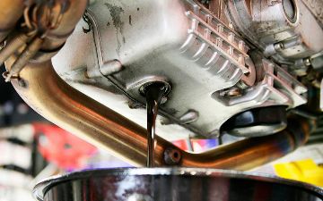 Узнайте, какие проблемы вас ожидают, если ваше моторное масло не темнеет