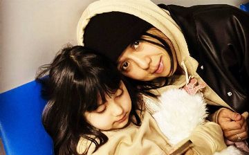 Севара Назархан посадила за руль авто свою пятилетнюю дочь – видео