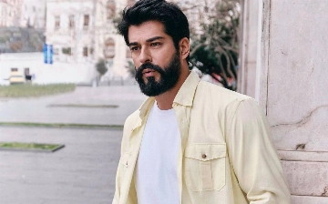 Бурак Озчивит нашел собственную восковую фигуру в Ташкенте – фото