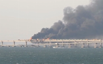 Крымский мост подорвали с помощью грузового автомобиля — видео