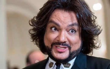 Филипп Киркоров прилетел в Ташкент с концертом – видео