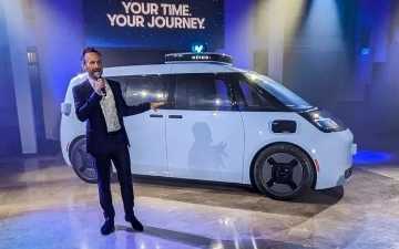 В Америке презентовали такси без руля, педалей и боковых зеркал