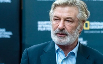 Алеку Болдуину предъявят обвинение в убийстве во время съемок фильма