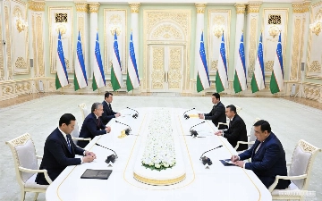 Шавкат Мирзиёев встретился с премьером Таджикистана