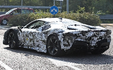 Ferrari тестирует новый SF90