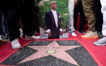 Тупак Шакур посмертно получил звезду на Аллее Славы