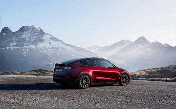 Владелец Tesla рассказал, как дорого ему обошлось восстановление электромобиля после аварии